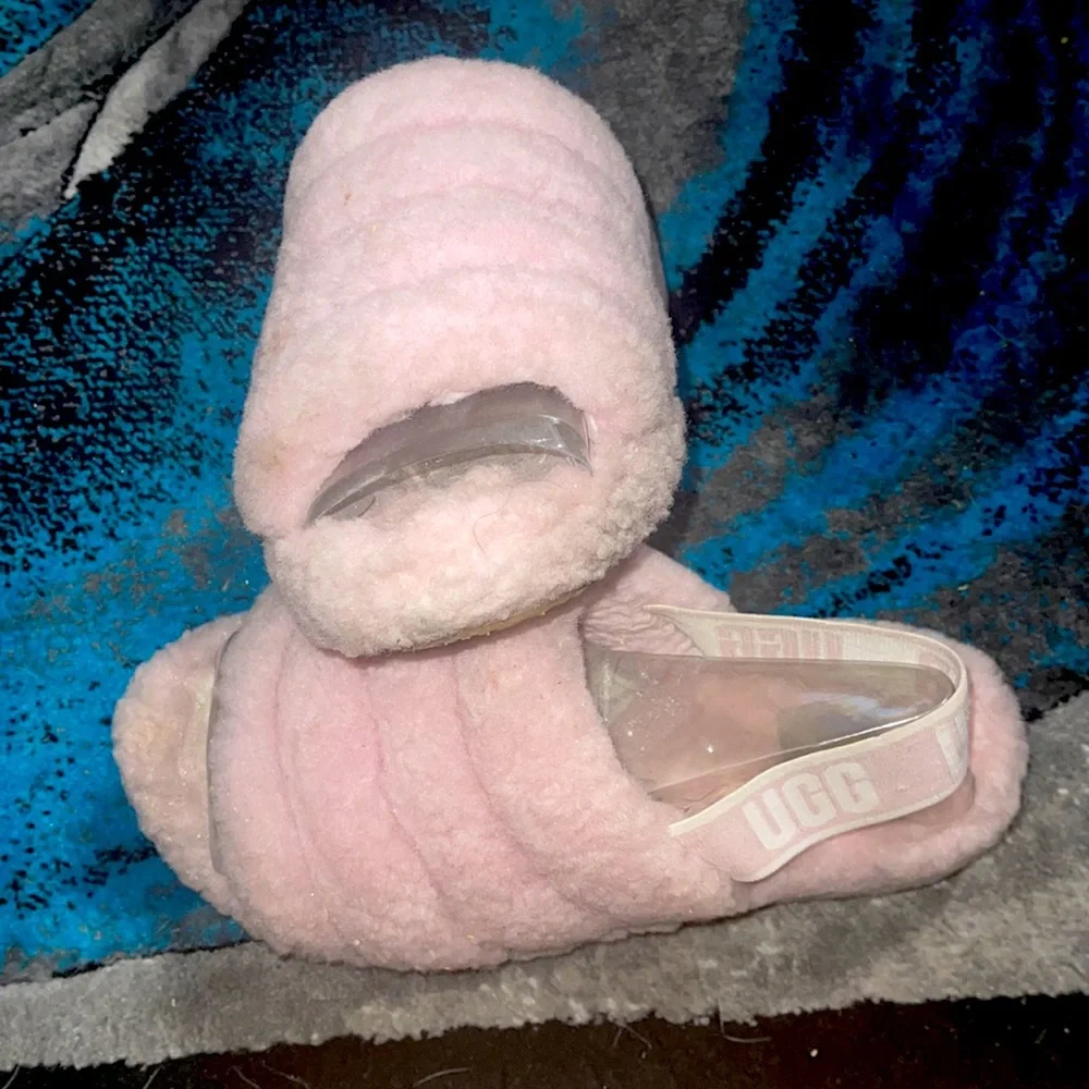 Uggs - Picture 1 of 3